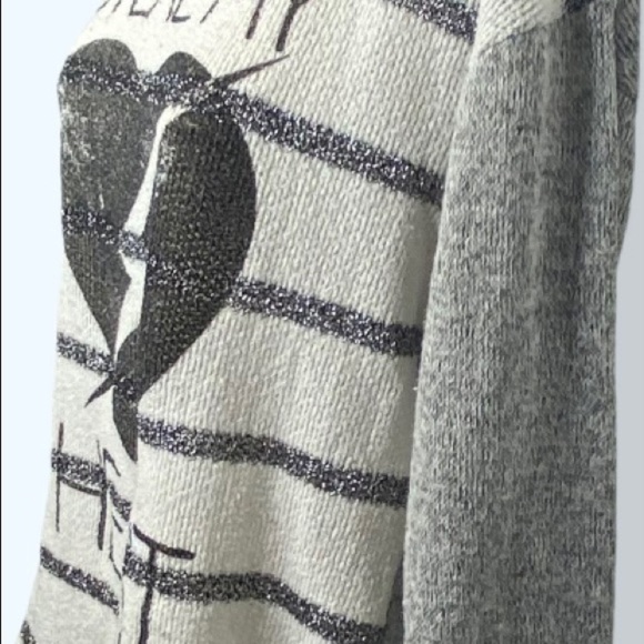 Stranded Juniors “Steal My Heart” Striped Knit Sweater L White Black Gray 3/4 - Picture 8 of 11